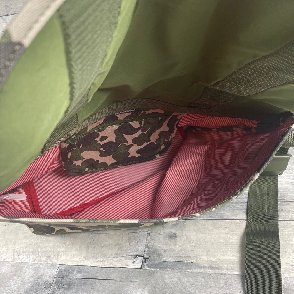 Herschel Camo messenger bag tote - Picture 6 of 7